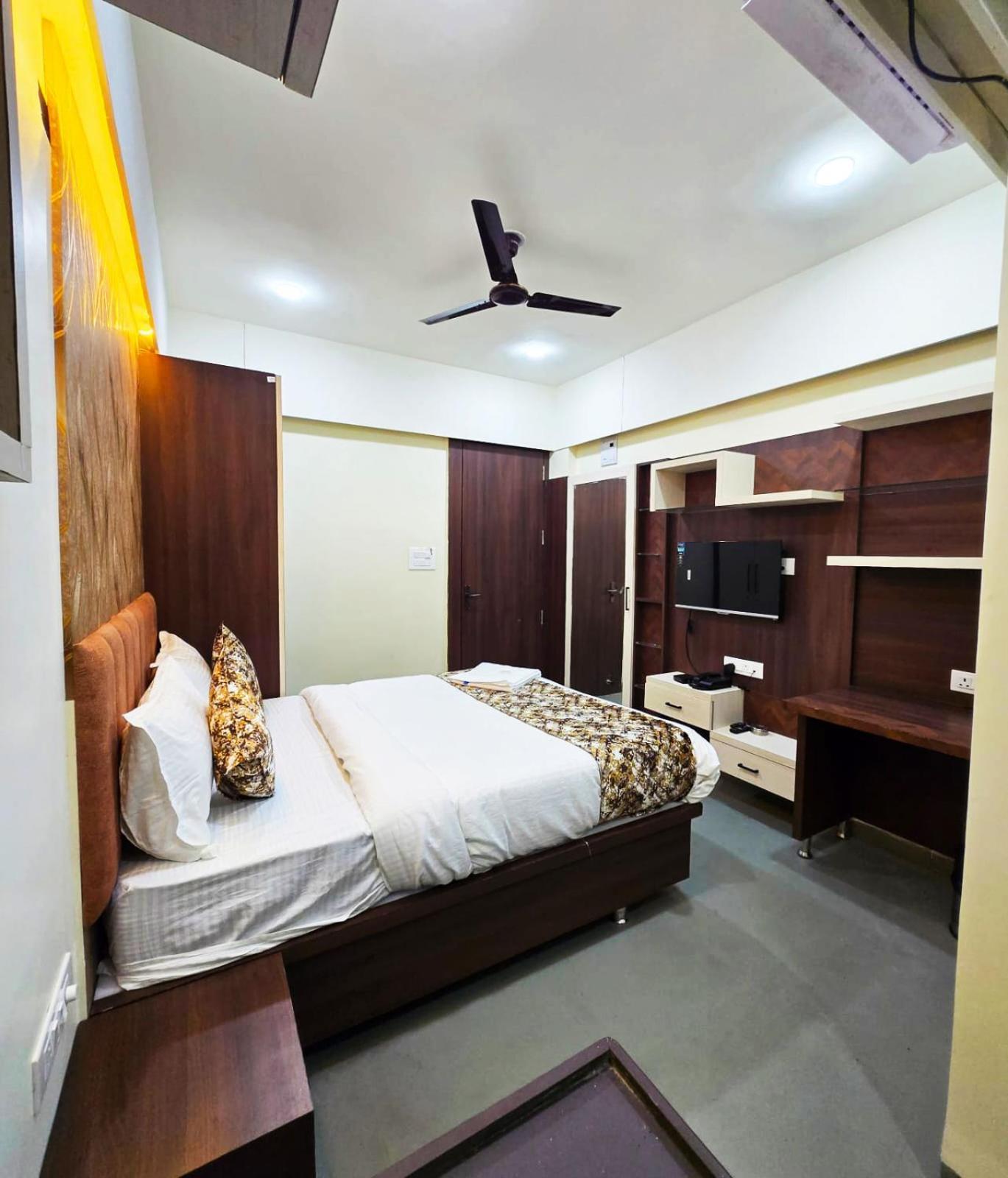 Hotel Nexus Indore Exterior photo