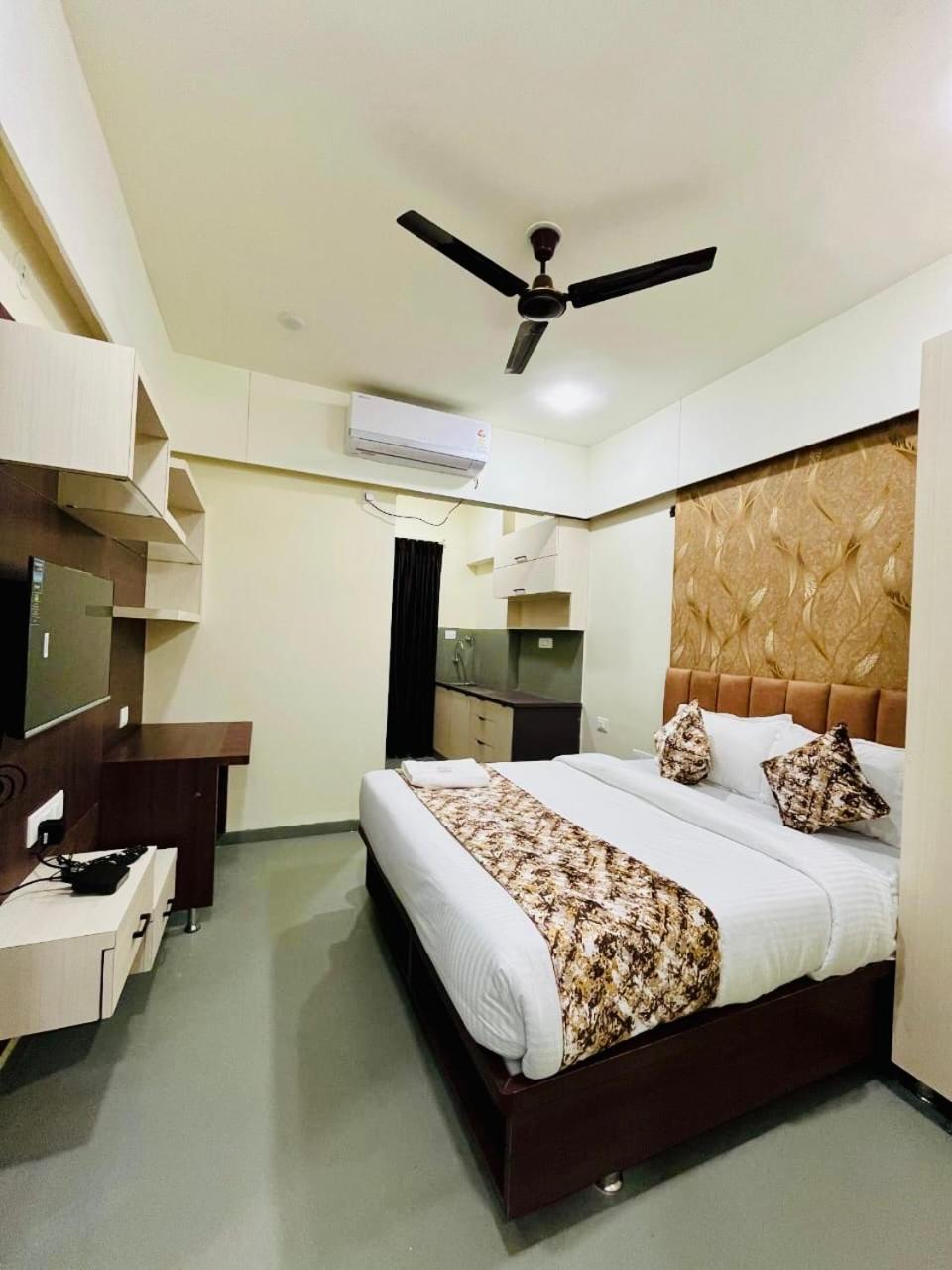 Hotel Nexus Indore Exterior photo